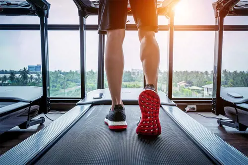 Elit Hotellviken Fitness Center - Hotellviken Gym är ett exklusivt gym i anslutning till anrika Grand Hotel SaltsjöbadenHär erbjuds möjlighet till träning från klockan 0500-2300. Gymmet har ett komplett utbud av konditions- och styrkemaskiner samt fria vikter. Vi har även ytterst kunniga personliga tränare som kan hjälpa dig med just dina mål. Medlemmar kommer även att erbjudas förmåner på bla tex Grand Hotell, Style by Charbel &amp; Linné Hudklinik mfl.&nbsp; Varmt välkomna in på träning i en helt unik miljö!Träning &amp; PriserUnder årstiderna när vädret tillåter erbjuds även träning på den egna uteplatsen precis vid vattnet. Här kan du träna och slappna av i en unik miljö med fantastisk utsikt över vattnet året runt.&nbsp;Priser: Vuxen 499:-/månad &amp; Pensionär 399:-/månad INGEN bindningstid på våra kort.Elit Hotellviken Fitness Center UTBUDOavsett om ditt mål är att gå ner i vikt, förbättra konditionen, bygga muskler eller bara hålla igång så har vi en modern maskinpark som underlättar träningen för dig. Ett exempel är våra crosstrainer från Technogym som är designade för att vara skonsam mot muskler och leder samtidigt som du tränar hela kroppen.Nyheter Ifrån GymKartaHafstens Resort Och CampingMatinspiratör Markiz TaintonInger Zetterqvist: EM 1:ASasa The Mutant VujicJust Gym Sebastian HedmanJakob Wallin LAWABIdrottsrehab Ullevi